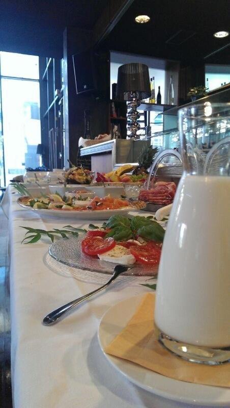 Hotel Mariotto Am Burghof 로라흐 외부 사진